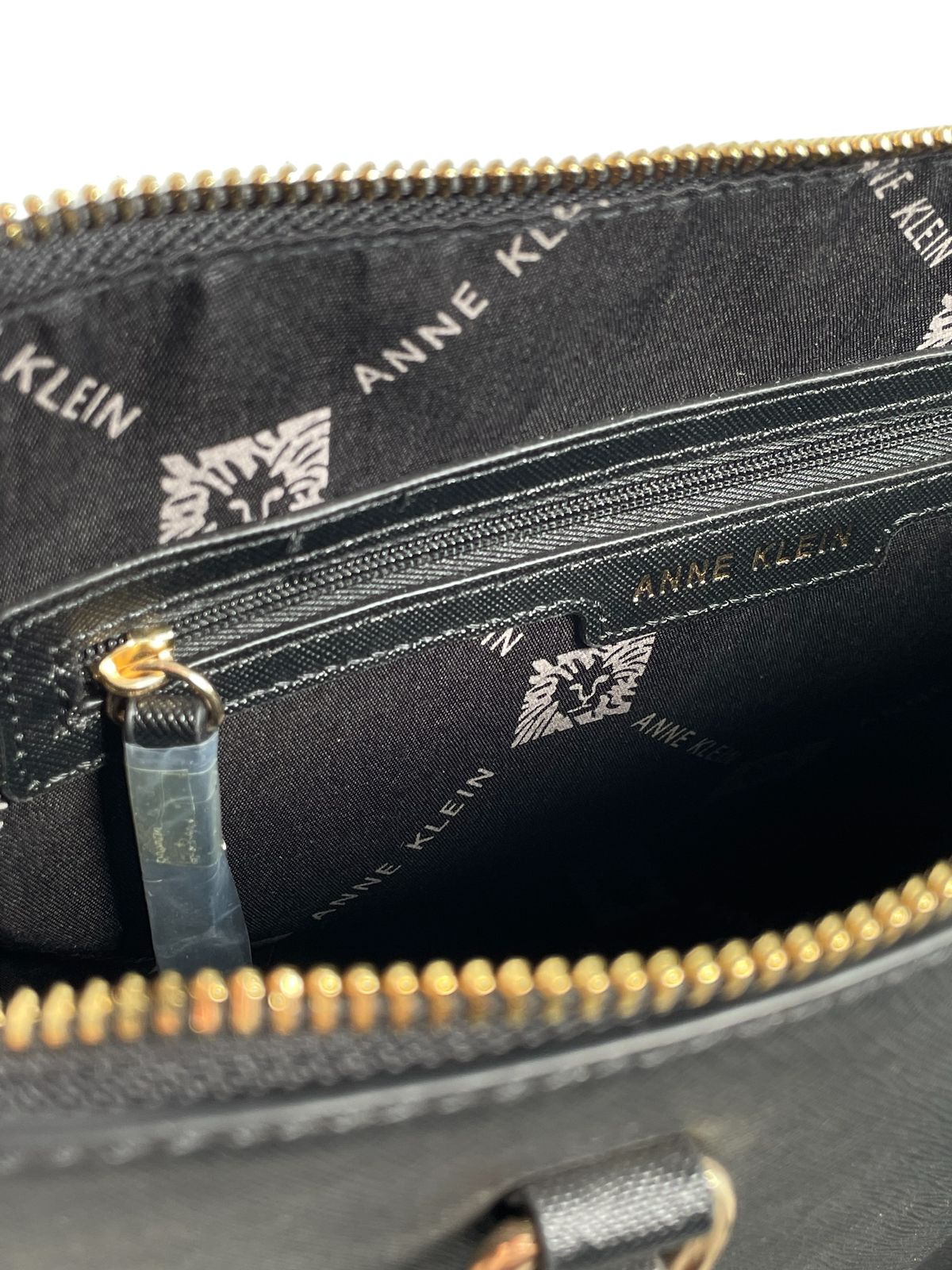 BOLSA DE MANO CON MONEDERO ANNE KLEIN OPCIONES: NEGRO, SALMON