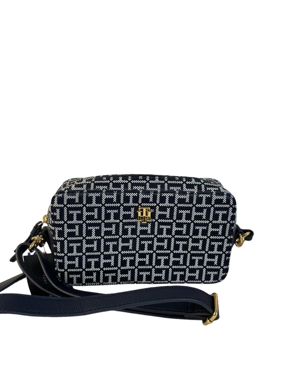 BOLSA CROSSBODY TOMMY HILFIGER   OPCIONES: AZUL MARINO, NEGRA Y CAFE