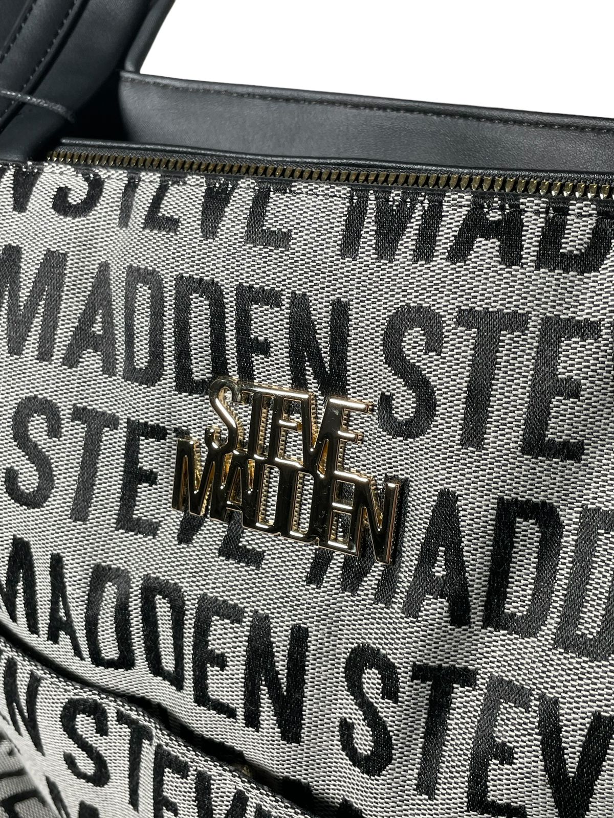 PAÑALERA STEVE MADDEN BABY NEGRA